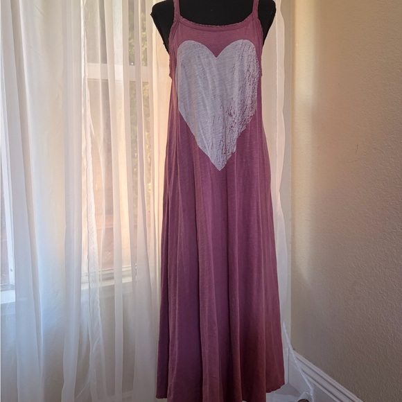 Magnolia Pearl Dresses & Skirts - Magnolia Pearl Rich Purple Graphic Tank